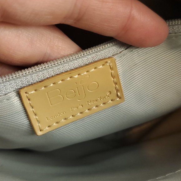 Beijo Womens Dark Brown Patent Leather Buckle Front Inner Pockets Lined Handbag - Picture 7 of 10